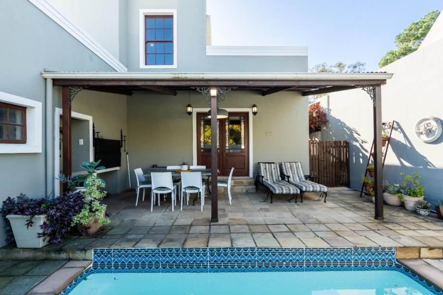 To Let 4 Bedroom Property for Rent in Franschhoek Western Cape